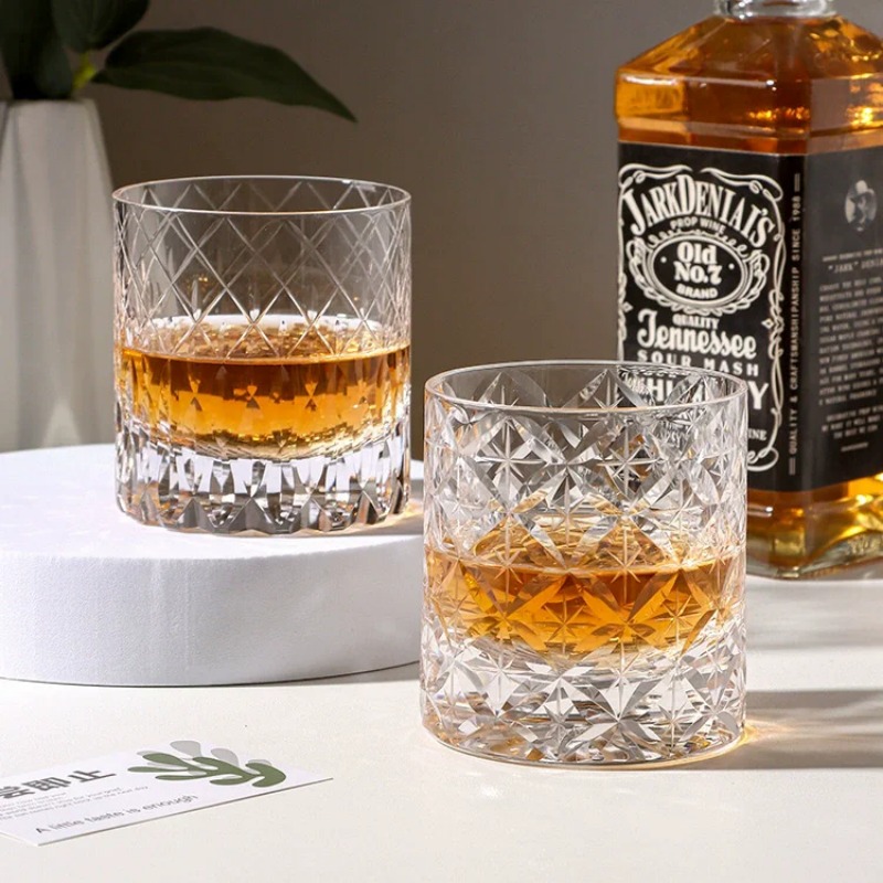 Wine Beer And Spirit - Handgefertigtes Whiskyglas Edo Cut Kristallglas Licht